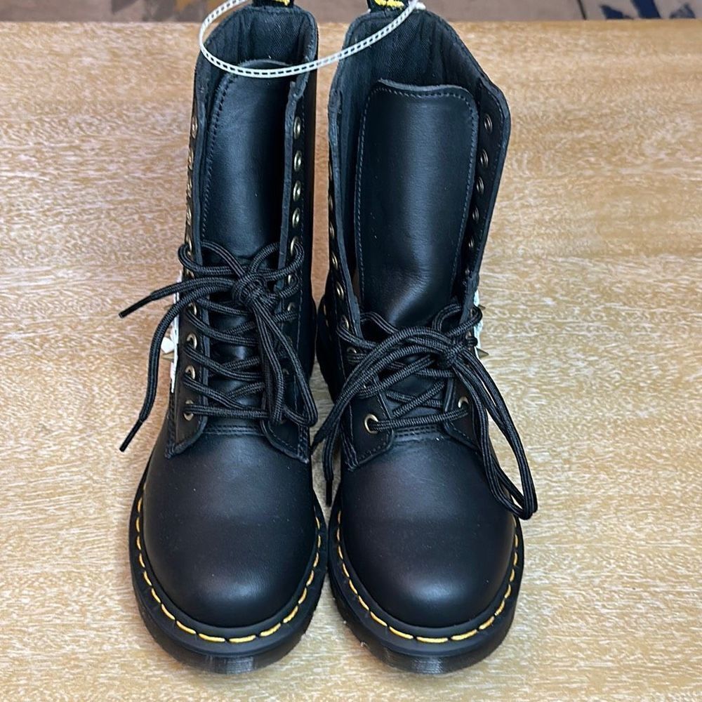 Dr. Martens 1490 Bloom 10 Eye Boots - Picture 4 of 9